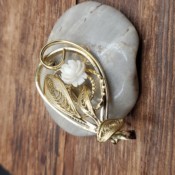 B612 gf delicate filigree lace edwardian white rose brooch - Picture 4 of 4